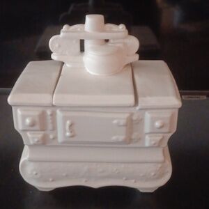 Vintage McCoy White Wood Coal Cook Stove Ceramic Cookie Jar With Lid
